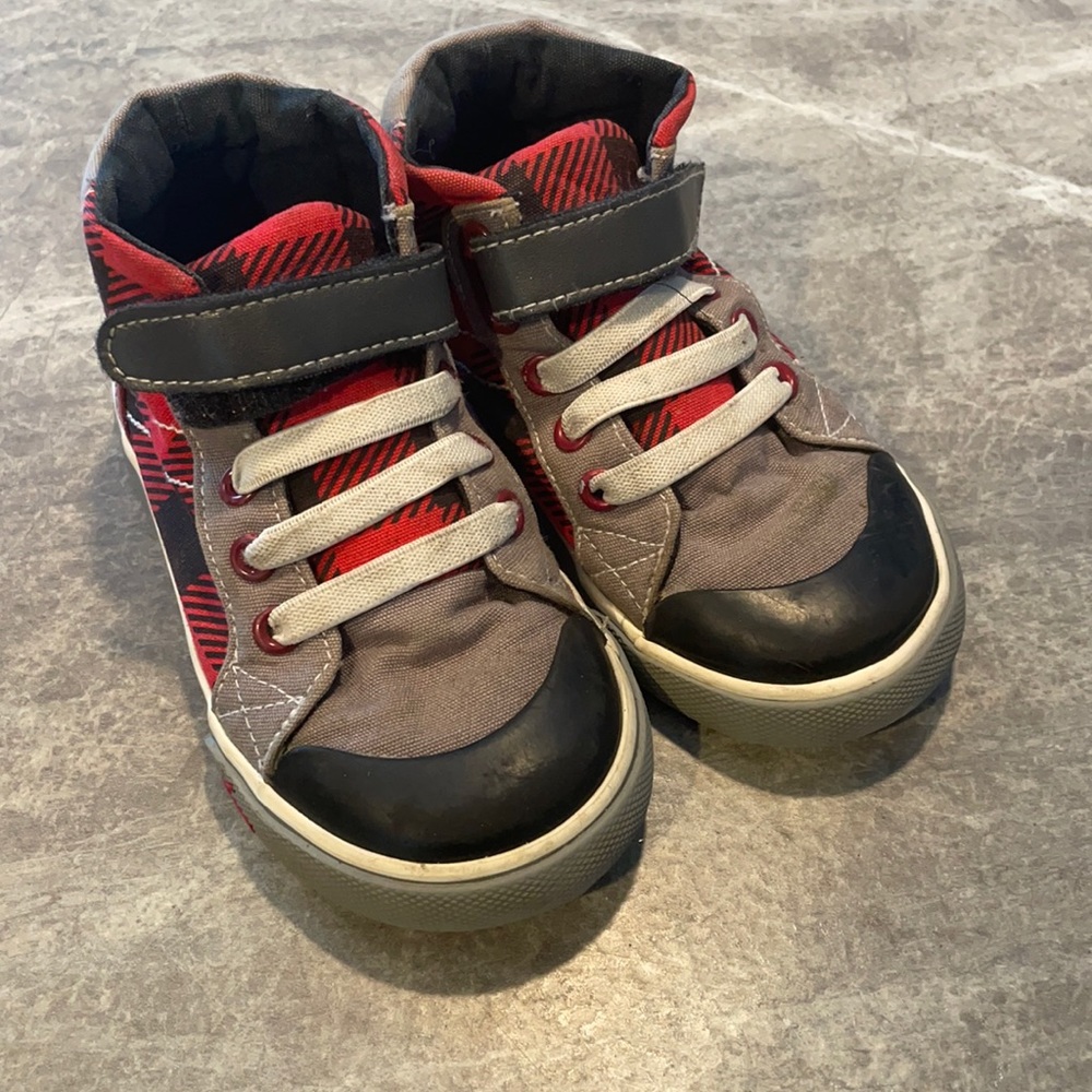 See Kai run size 9